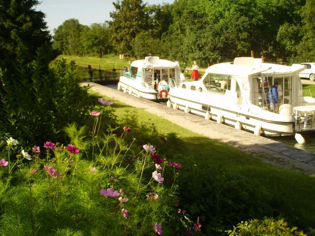 Hotel-Restaurant De L'Ecluse 79 Chassignelles Dış mekan fotoğraf