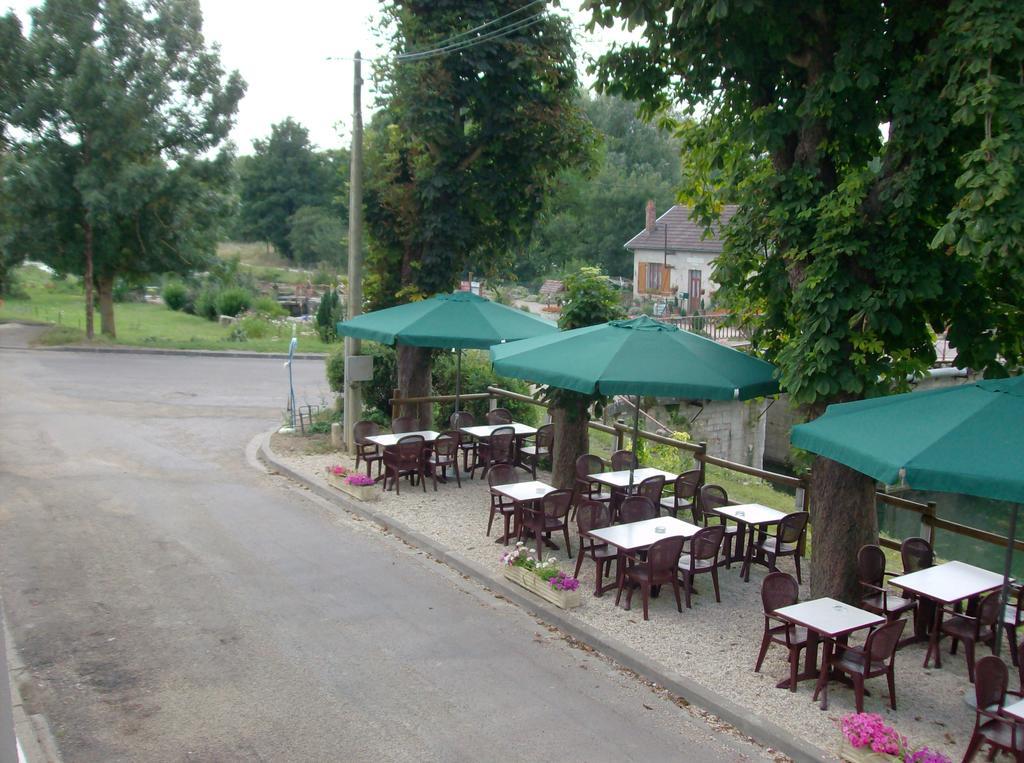 Hotel-Restaurant De L'Ecluse 79 Chassignelles Dış mekan fotoğraf